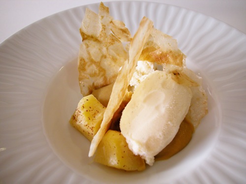 Restaurante en Valencia Tatin de manzana con helado de vainilla